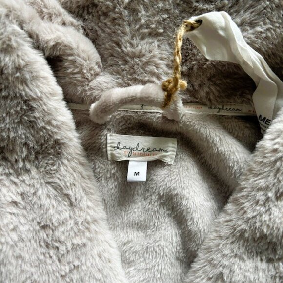 Daydreams Nightgown Robe Ladies M Beige Extra Soft Calf Length. - Picture 4 of 9